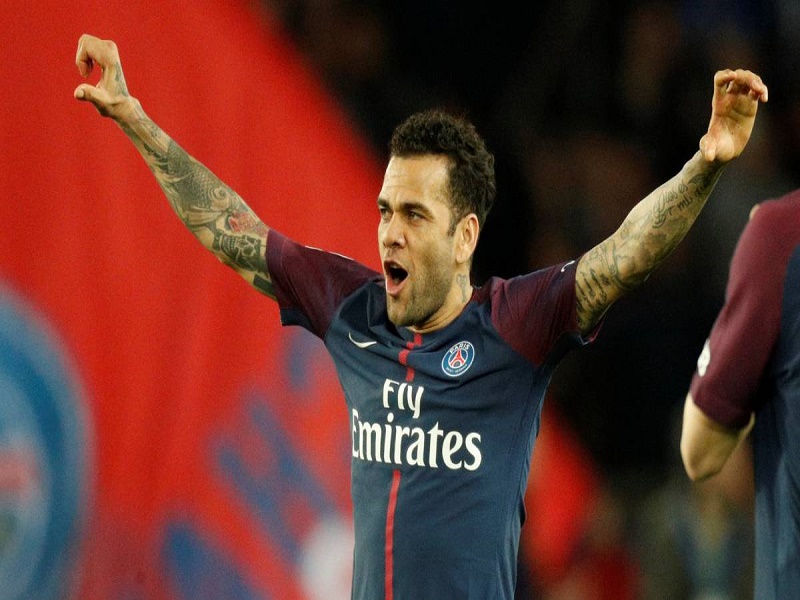 Dani Alves ngôi sao từng trở thành thủ môn bất đắc dĩ