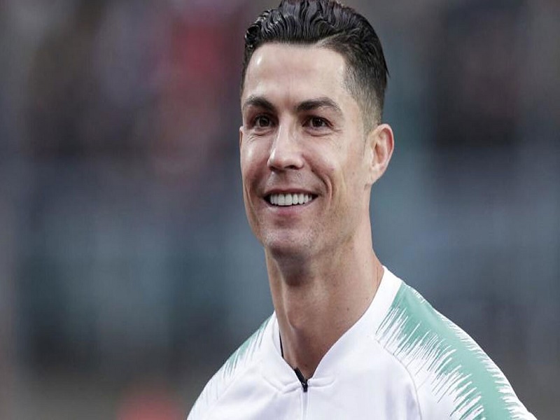 Cristiano Ronaldo cầu thủ bóng đá kiếm tiền đỉnh nhất thế giới