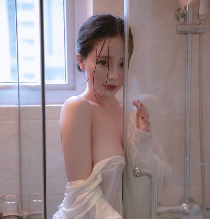 Hot girl Nguyễn Thu Thủy là ai?