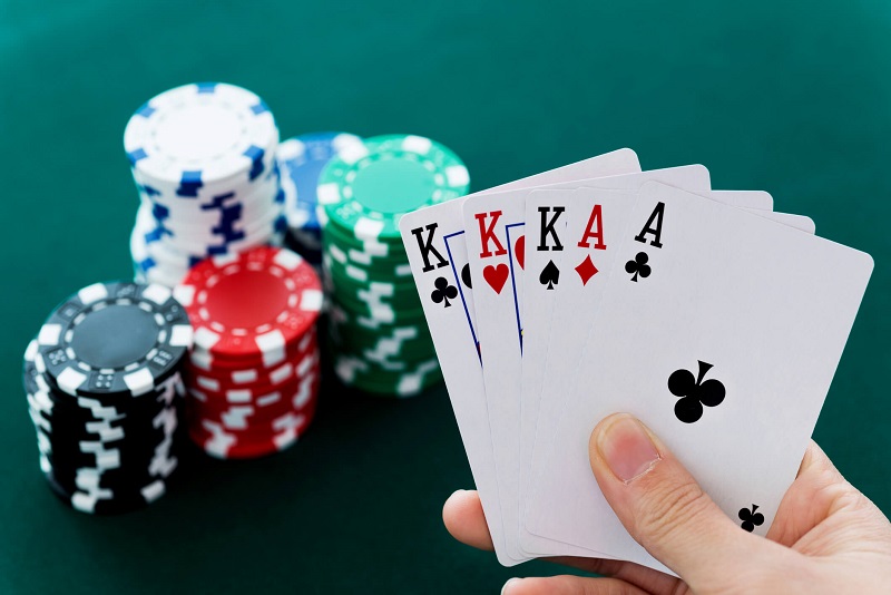 Tìm hiểu về luật chơi bài poker cơ bản