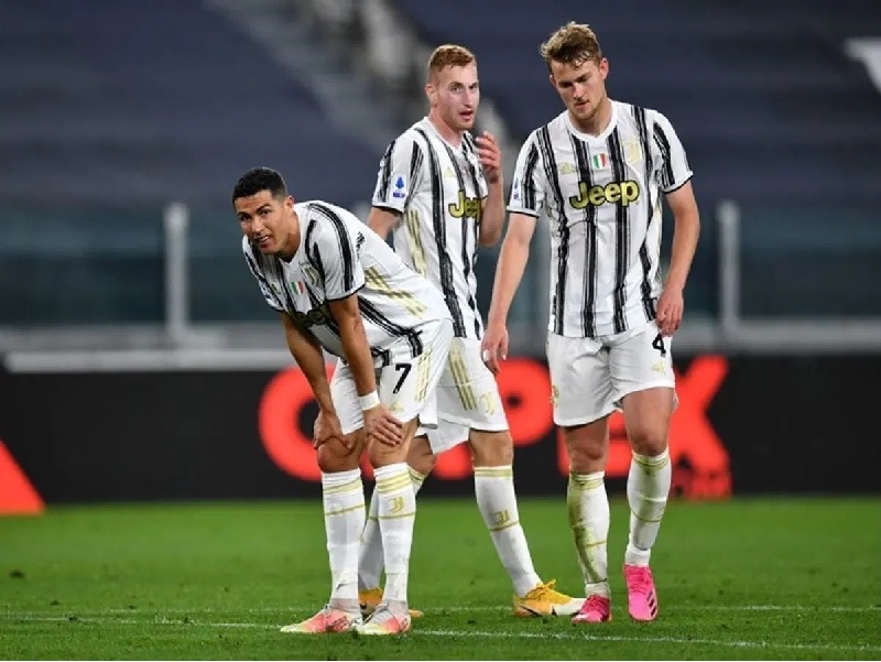Để thua thảm trước AC Milan, Ronaldo và Juventus có nguy cơ không thể tham dự Champions League