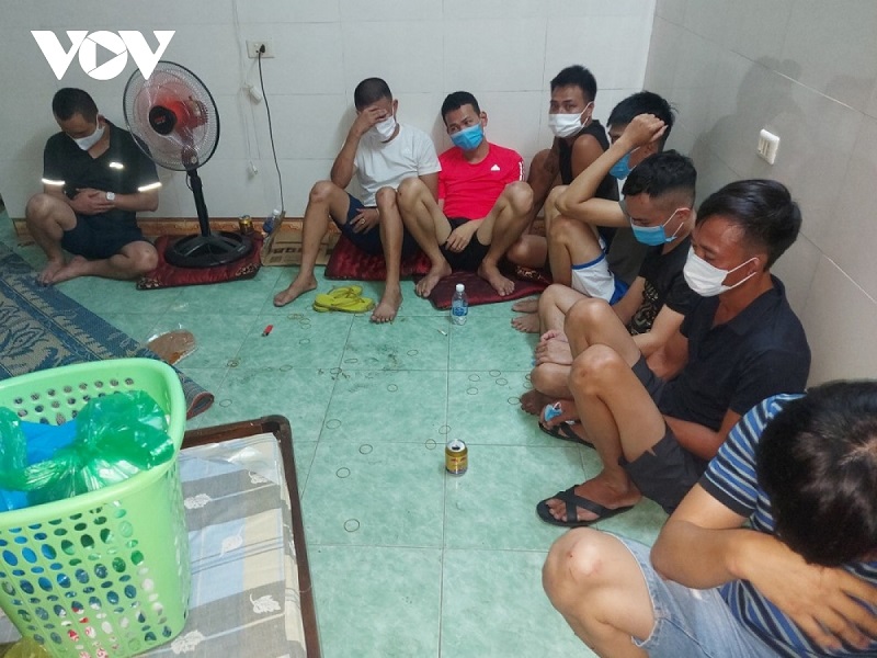 Hà Tĩnh: Bắt giữ chủ khách sạn tổ chức đánh bạc ăn tiền