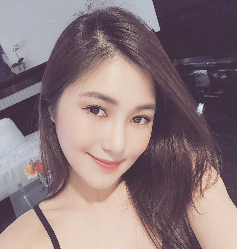 Hình ảnh của nữ ca sĩ Hương Tràm nóng bỏng và sexy 