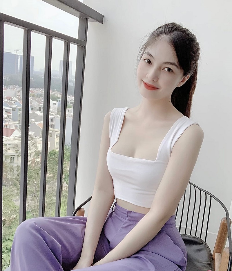 Hot girl Uyên Endy sở hữu vòng eo con kiến, ngực to 