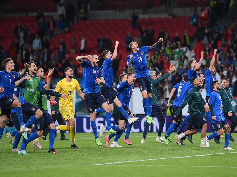Italia góp mặt ở chung kết EURO 2021 sau trận chiến thắng kịch tính trên chấm luân lưu 11mét.
