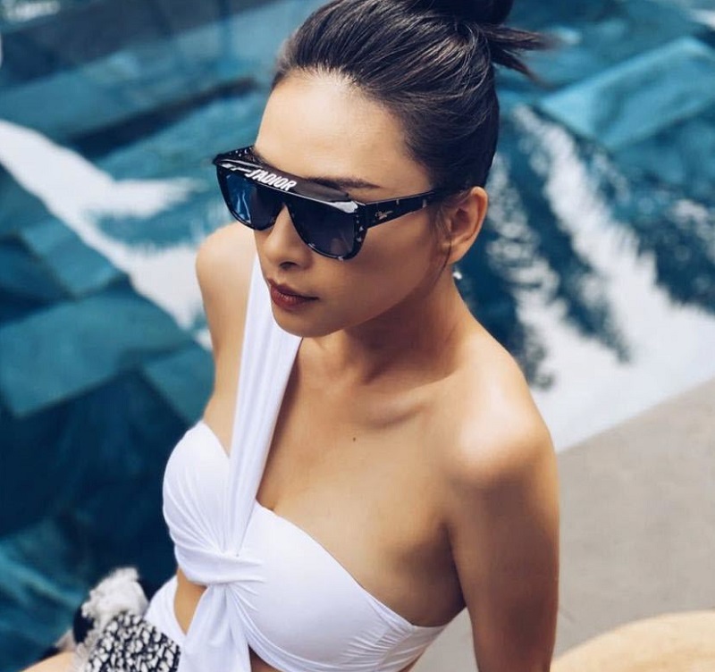 Loạt ảnh sexy bikini khoe ngực đẹp, eo thon của Ngô Thanh Vân