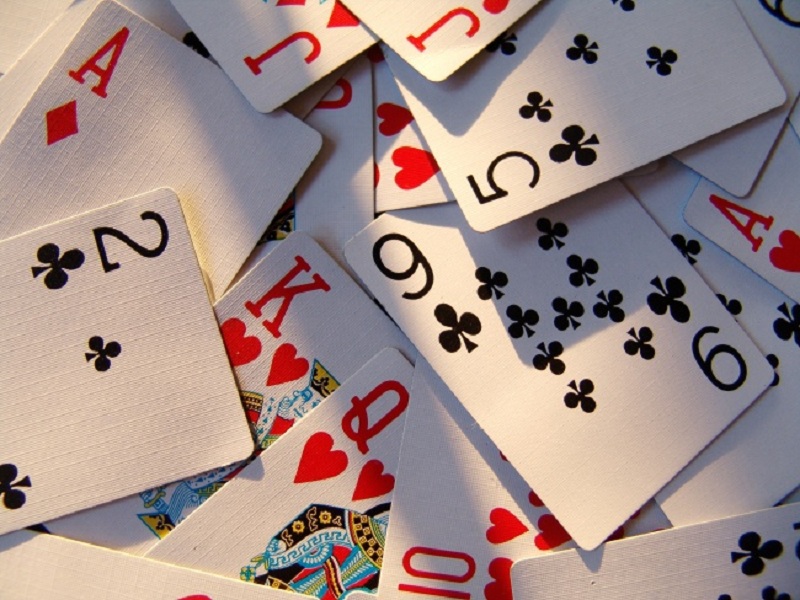 Tìm hiểu về những cách đọc bài poker, phán đoán bài đối thủ